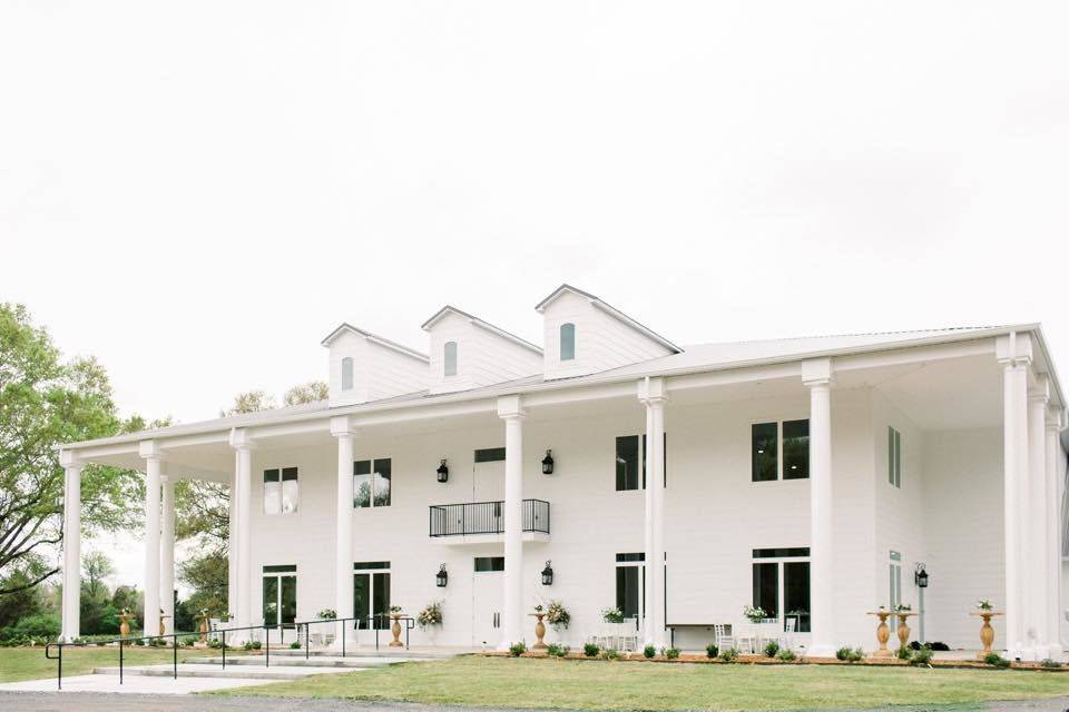 10 Stunning Central Arkansas Wedding Venues Full of Style & Southern Charm